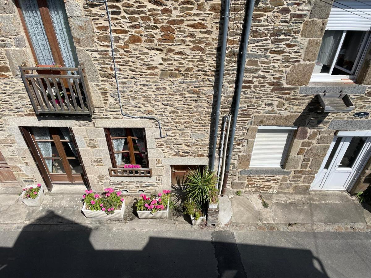 L'Arriere Cour Apartment Cancale Bagian luar foto