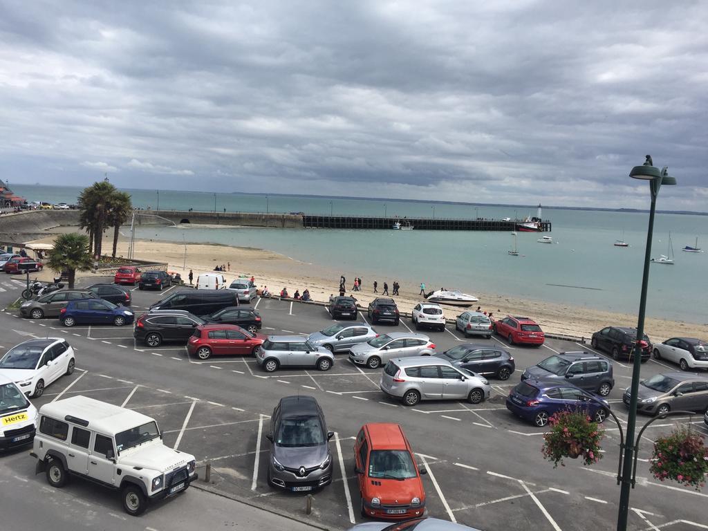 L'Arriere Cour Apartment Cancale Bagian luar foto